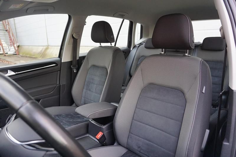 Occasion VW Golf Sportsvan Highline 125 PK (91 kW) 2017 Zwart MPV