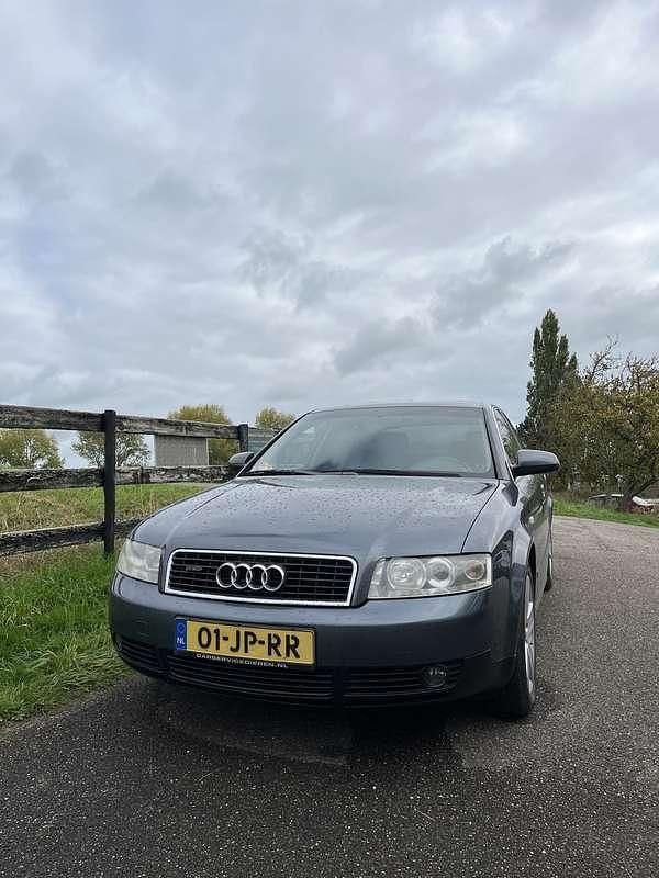 Gebruikt 2002 Audi A4 Sedan | € 2.200 (Eerlijke prijs) - Afbeelding 1/4