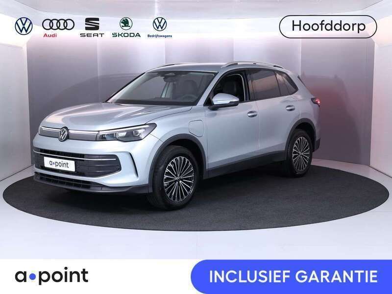 Zilver Nieuw 2025 VW Tiguan Life SUV | € 47.949 (Super prijs) - Afbeelding 1/3