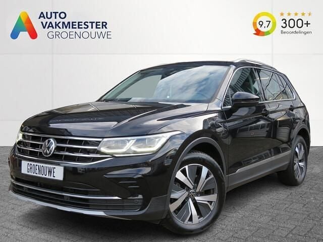 Zwart Gebruikt 2021 VW Tiguan Elegance SUV | € 29.345 (Goede deal) - Afbeelding 1/4