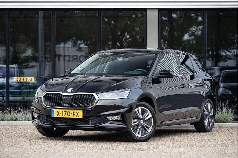 Zwart Gebruikt 2023 Skoda Fabia Business Line Hatchback | € 23.900 (Eerlijke prijs) - Afbeelding 1/4