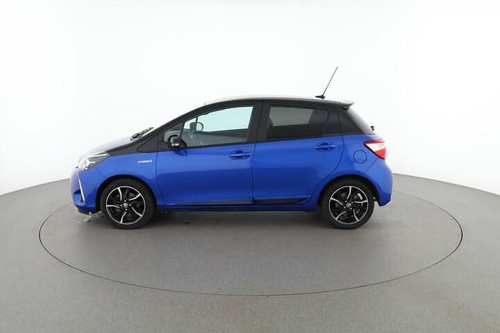 Occasion Toyota Yaris Hybrid Plus 2017 Blauw (metallic) Hatchback