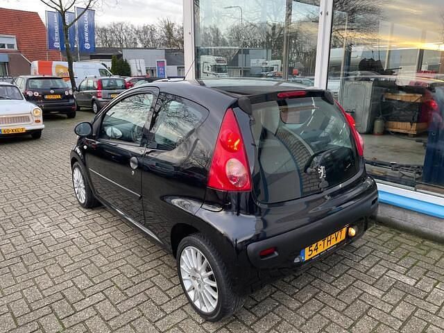 Occasion Peugeot 107 68 PK (50 kW) 2006 Zwart (metallic) Hatchback