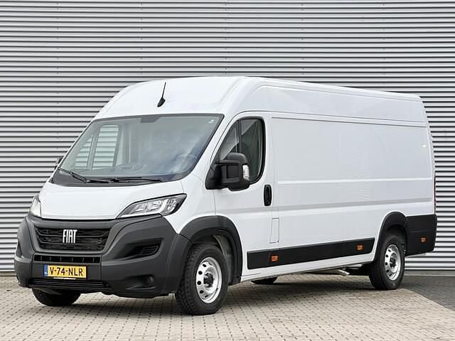 Wit Occasion 2023 Fiat Ducato S Van | € 25.950 (Super prijs) - Afbeelding 1/4