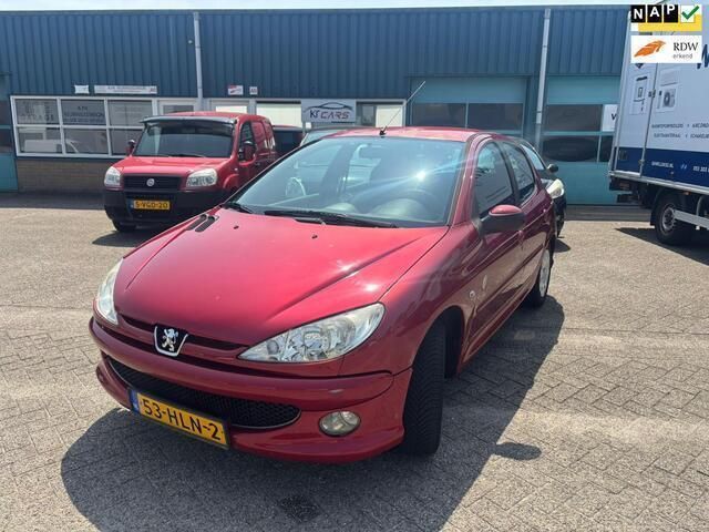 Occasion Peugeot 206 75 PK (55 kW) 2009 Rood Hatchback
