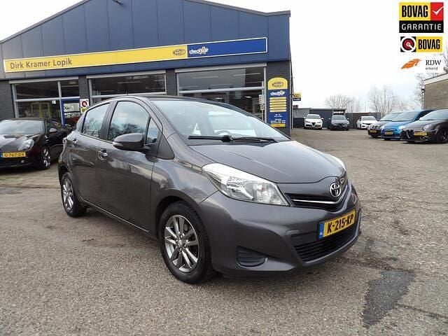 Grijs Occasion 2014 Toyota Yaris Hatchback | € 6.750 (Super prijs) - Afbeelding 1/4