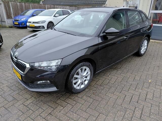 Zwart Gebruikt 2021 Skoda Scala Style Hatchback | € 14.950 (Eerlijke prijs) - Afbeelding 1/4