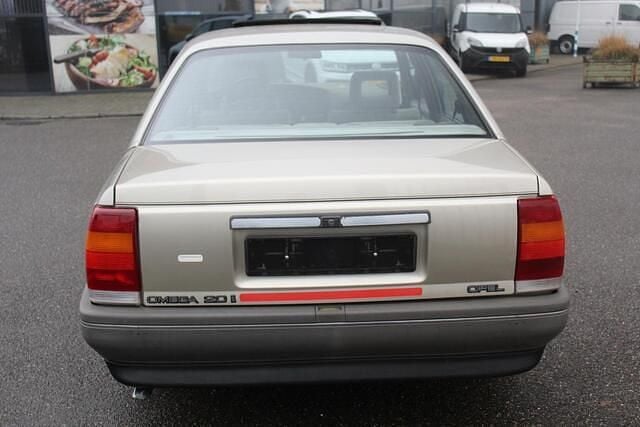 Occasion Opel Omega 116 PK (85 kW) 1988 Groen Sedan