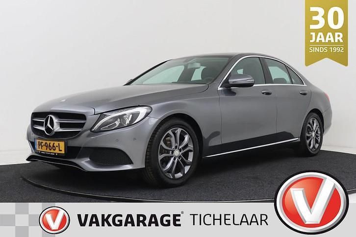 Grijs Gebruikt 2017 Mercedes C180 Premium Sedan | € 19.899 (Goede deal) - Afbeelding 1/4
