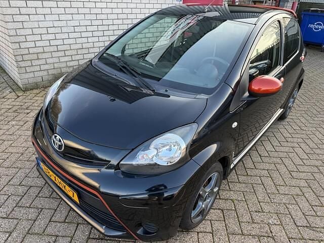 Occasion Toyota Aygo Comfort 68 PK (50 kW) 2012 Zwart (metallic) Hatchback