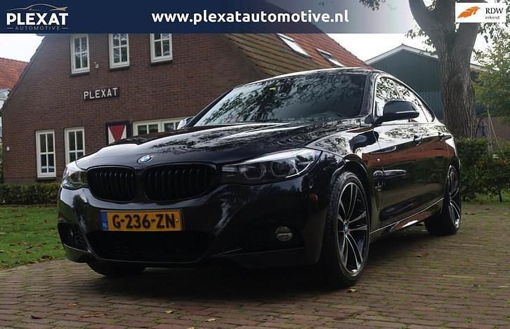 Zwart Occasion 2020 BMW 320 Executive Hatchback | € 22.945 (Goede deal) - Afbeelding 1/4