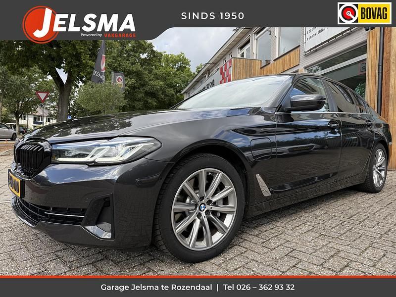 Grijs Gebruikt 2021 BMW 520 Sedan | € 27.500 (Super prijs) - Afbeelding 1/4