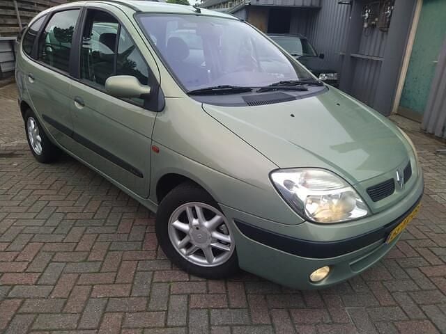 Bruin Gebruikt 2001 Renault Scénic MPV | € 899 (Eerlijke prijs) - Afbeelding 1/4
