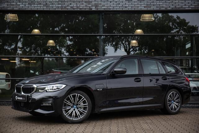 Occasion BMW 330 Executive 291 PK (214 kW) 2022 Zwart Stationwagen