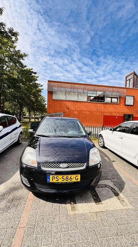 Gebruikt 2006 Ford Fiesta Ambiente Hatchback | € 1.200 (Eerlijke prijs) - Afbeelding 1/4