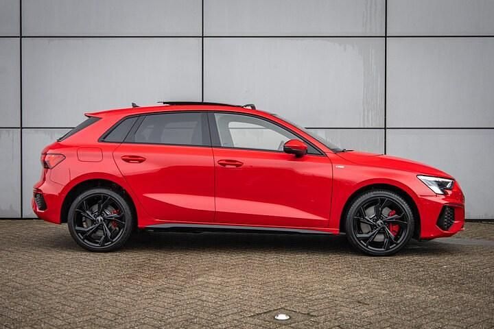 Occasion Audi A3 Sportback e-tron Competition 2022 Rood Hatchback