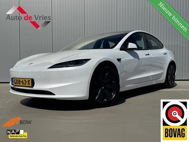 Wit Gebruikt 2024 Tesla Model 3 Sedan | € 36.995 (Iets duurder) - Afbeelding 1/4