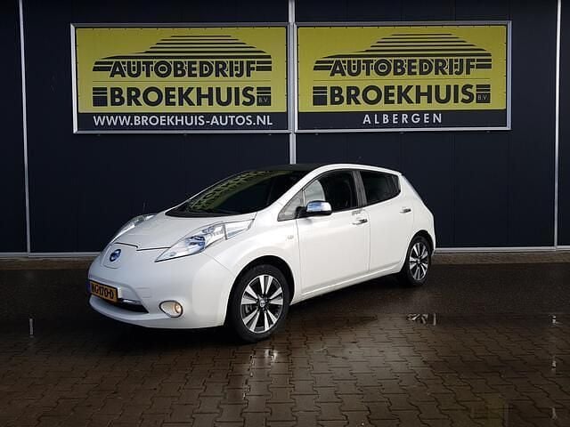 Wit (metallic) Gebruikt 2015 Nissan Leaf Tekna Hatchback | € 4.450 (Super prijs) - Afbeelding 1/4