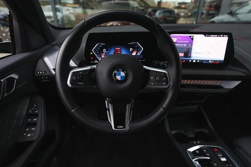 Occasion BMW 120 M Sport 156 PK (114 kW) 2025 Rood Hatchback