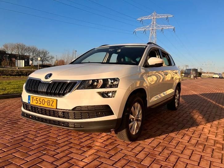 Wit Occasion 2020 Skoda Karoq Business Line SUV | € 20.500 (Super prijs) - Afbeelding 1/4