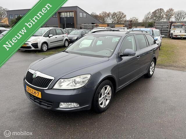 Grijs Gebruikt 2010 Skoda Octavia Business Line Stationwagen | € 2.750 (Duur) - Afbeelding 1/4