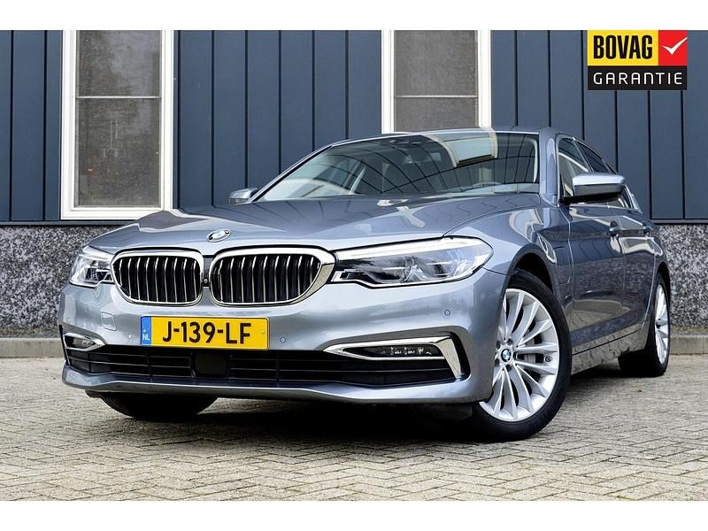 Grijs Gebruikt 2019 BMW 530 Executive Sedan | € 26.950 (Super prijs) - Afbeelding 1/4