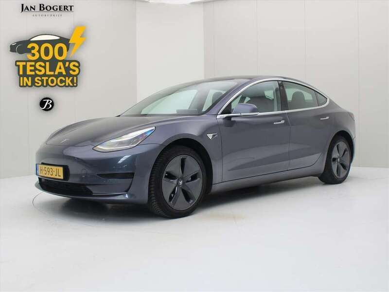 Grijs Gebruikt 2020 Tesla Model 3 Standard Range Sedan | € 18.400 (Goede deal) - Afbeelding 1/4