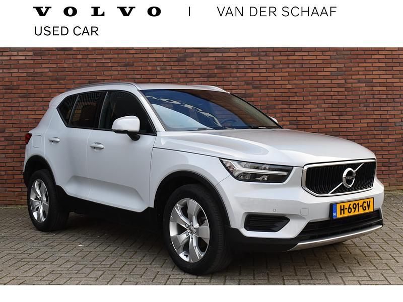 Grijs Occasion 2020 Volvo XC40 Momentum SUV | € 27.900 (Eerlijke prijs) - Afbeelding 1/4