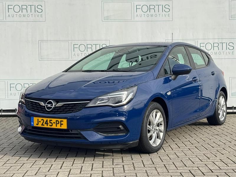 Blauw Occasion 2020 Opel Astra Edition Hatchback | € 13.900 (Eerlijke prijs) - Afbeelding 1/4