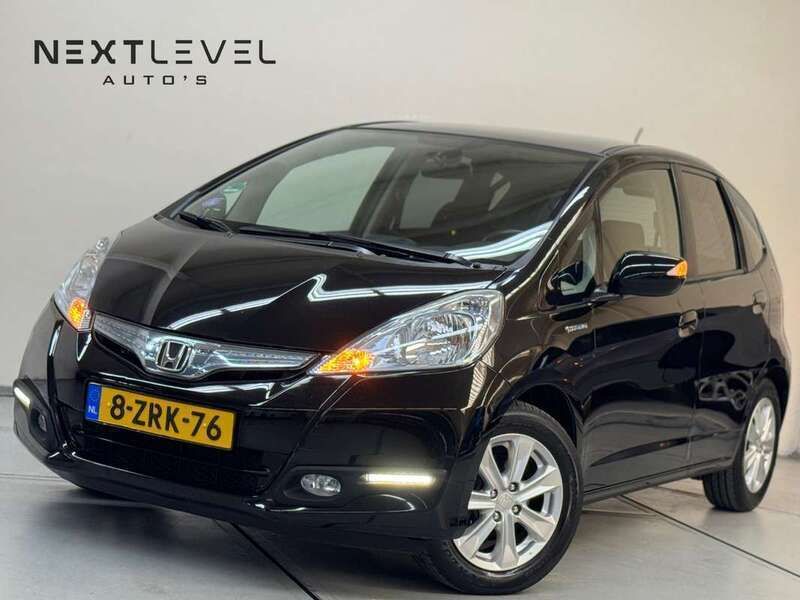 Zwart, metallic lak Gebruikt 2015 Honda Jazz Elegance Hatchback | € 12.650 (Eerlijke prijs) - Afbeelding 1/4