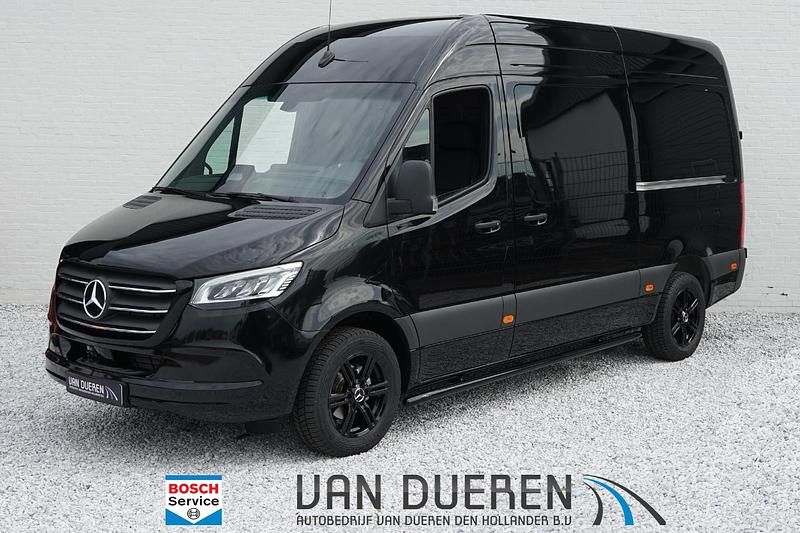 Zwart Gebruikt 2024 Mercedes Sprinter Van | € 56.700 - Afbeelding 1/4