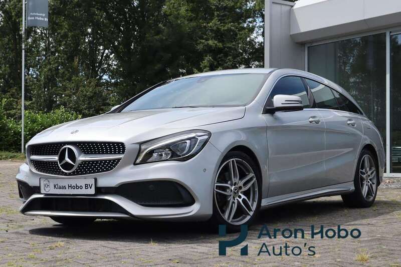 Grijs, metallic lak Gebruikt 2018 Mercedes CLA200 Shooting Brake AMG Stationwagen | € 19.950 (Eerlijke prijs) - Afbeelding 1/4