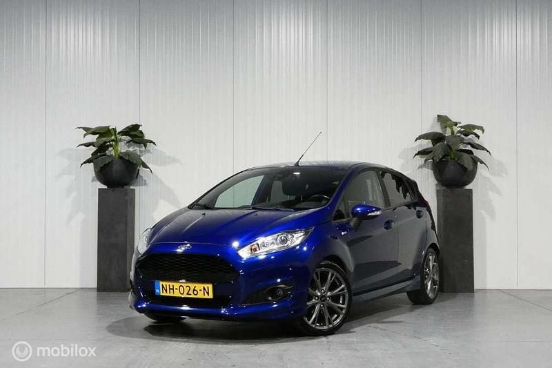 Blauw Gebruikt 2017 Ford Fiesta ST-Line Hatchback | € 8.499 (Eerlijke prijs) - Afbeelding 1/4