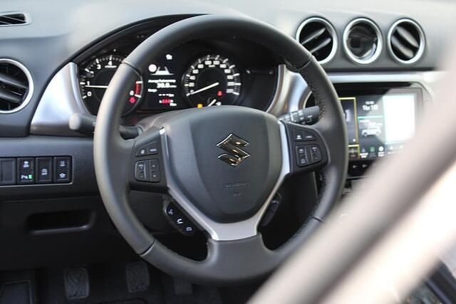 Nieuw Suzuki Vitara 129 PK (94 kW) 2025 Grijs SUV