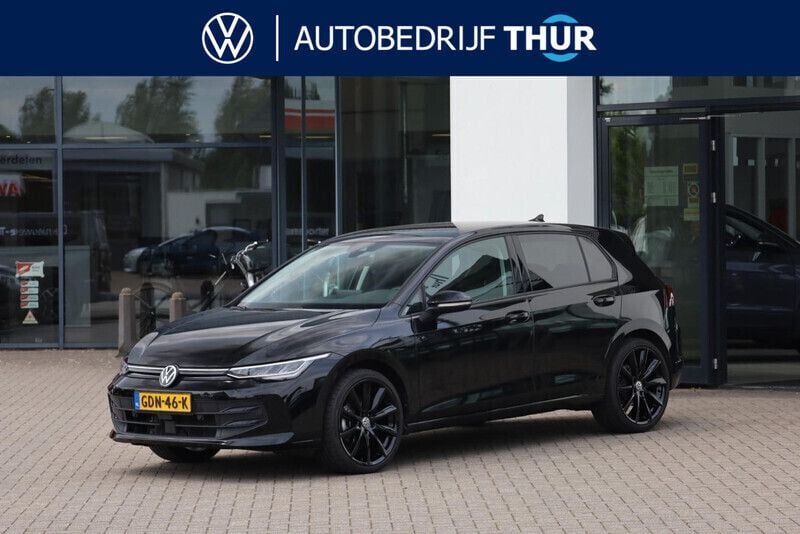 Zwart Gebruikt 2024 VW Golf VIII Edition Hatchback | € 36.950 (Iets duurder) - Afbeelding 1/4