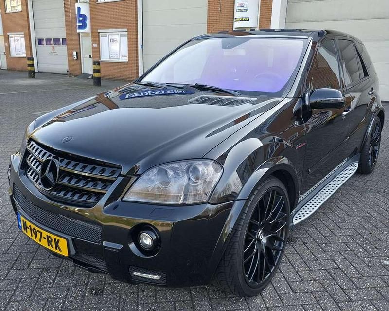 Zwart Gebruikt 2009 Mercedes ML63 AMG AMG SUV | € 25.750 - Afbeelding 1/4