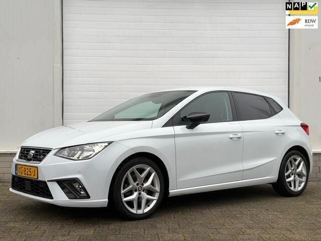 Wit Gebruikt 2019 Seat Ibiza FR Hatchback | € 11.499 (Eerlijke prijs) - Afbeelding 1/4
