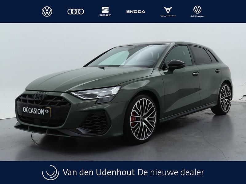 Groen Occasion 2024 Audi S3 Sportback Performance Hatchback | € 68.690 - Afbeelding 1/4