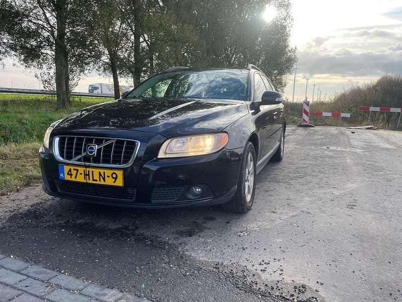Zwart Gebruikt 2009 Volvo V70 Kinetic Stationwagen | € 3.500 (Super prijs) - Afbeelding 1/4