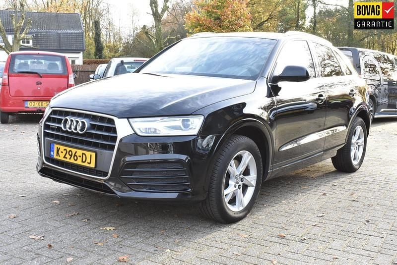 Zwart Occasion 2017 Audi Q3 Design SUV | € 24.500 (Iets duurder) - Afbeelding 1/4