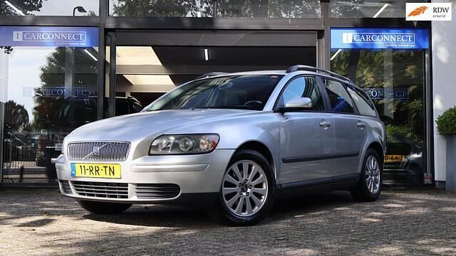Grijs, metallic lak Gebruikt 2005 Volvo V50 Kinetic Stationwagen | € 1.750 (Super prijs) - Afbeelding 1/4
