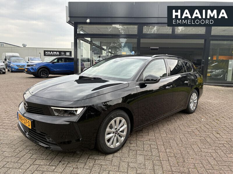 Zwart Nieuw 2025 Opel Astra Business Edition Stationwagen | € 33.950 (Super prijs) - Afbeelding 1/4