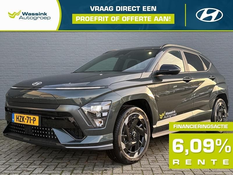 Cypress green (groen metallic) Occasion 2025 Hyundai Kona N Line SUV | € 35.800 (Eerlijke prijs) - Afbeelding 1/3