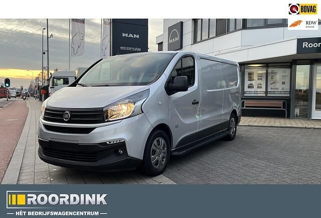 Grijs (metallic) Gebruikt 2021 Fiat Talento MPV | € 19.495 (Eerlijke prijs) - Afbeelding 1/4