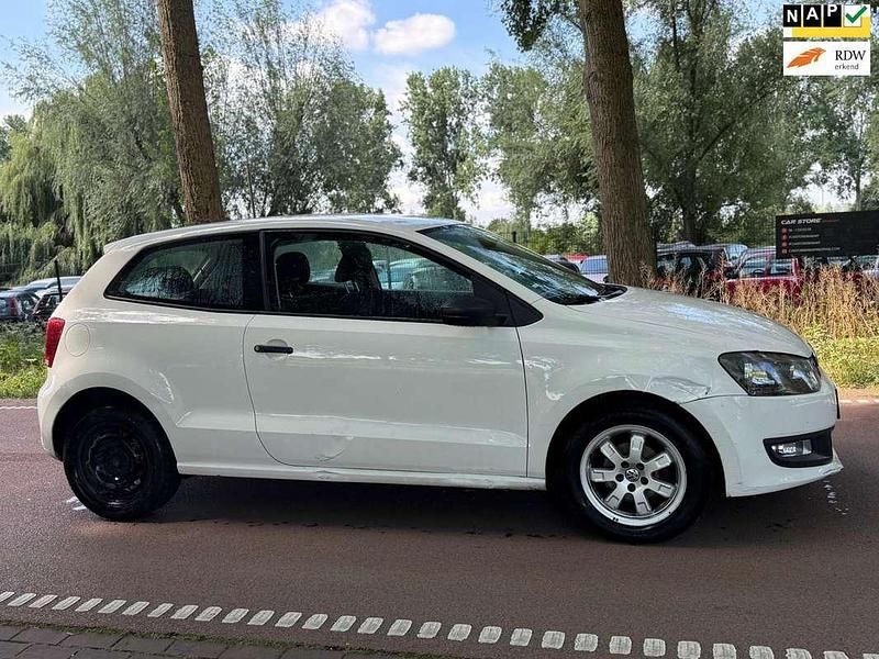 Wit, metallic lak Gebruikt 2010 VW Polo Trendline Hatchback | € 1.799 (Super prijs) - Afbeelding 1/4