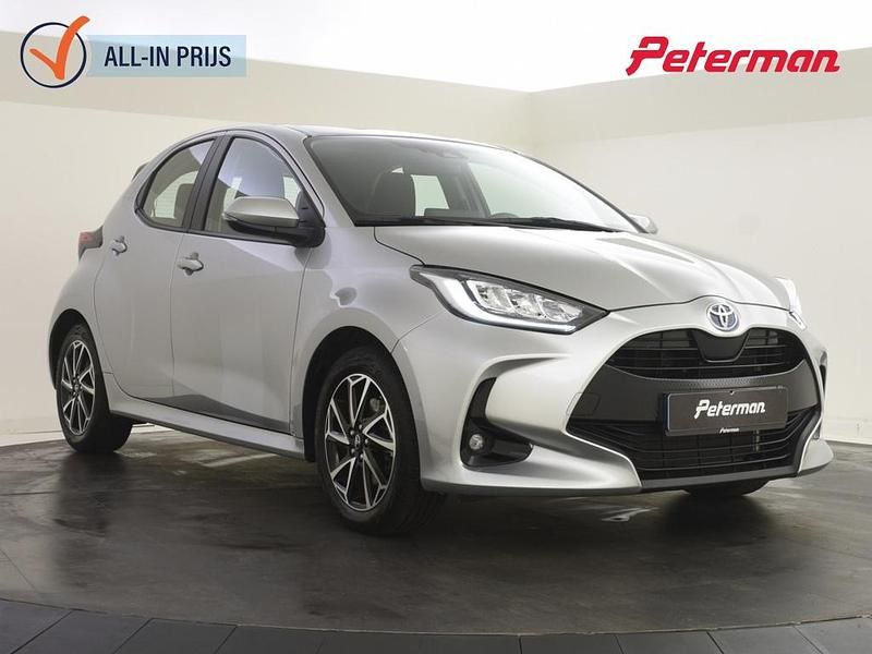 Grijs Gebruikt 2024 Toyota Yaris Edition Hatchback | € 23.499 (Goede deal) - Afbeelding 1/4