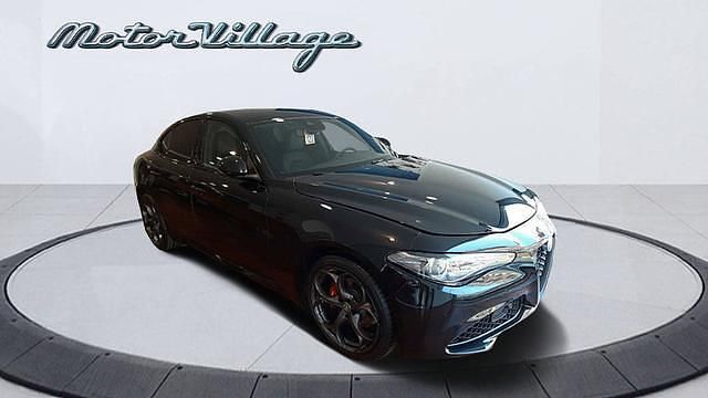 Zwart Gebruikt 2020 Alfa Romeo Giulia Sprint Sedan | € 30.900 (Eerlijke prijs) - Afbeelding 1/4