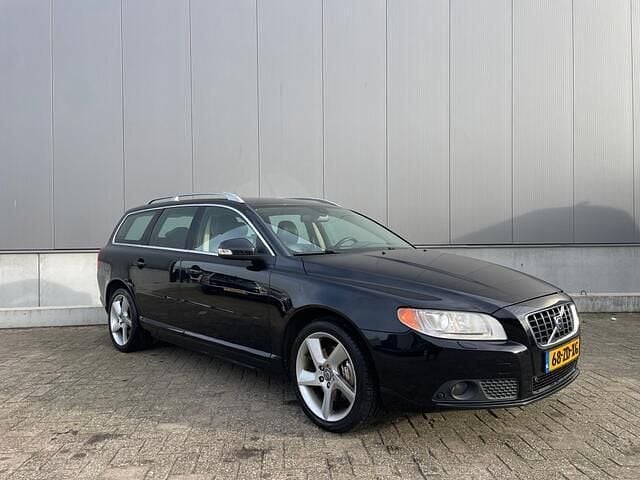 Zwart (metallic) Gebruikt 2008 Volvo V70 Summum Stationwagen | € 5.950 (Super prijs) - Afbeelding 1/4