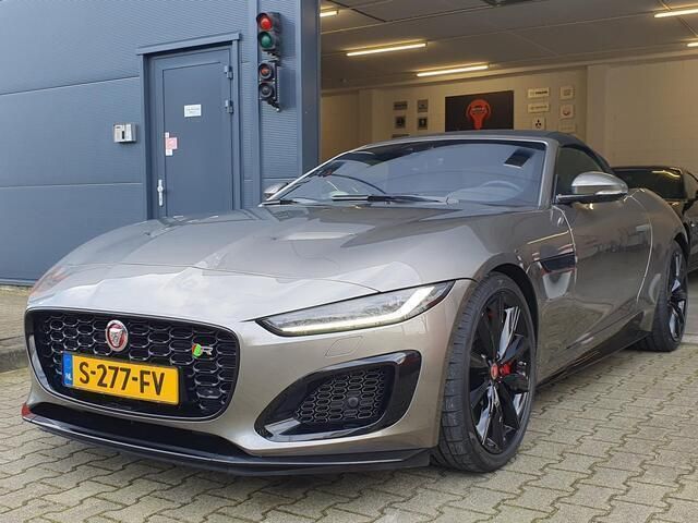 Occasion Jaguar F-Type R 577 PK (424 kW) 2023 Grijs, metallic lak Cabriolet