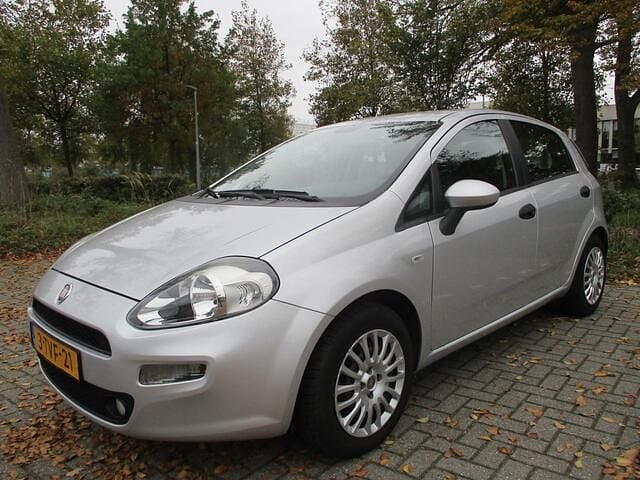 Grijs Gebruikt 2012 Fiat Punto Evo Pop Hatchback | € 2.950 (Goede deal) - Afbeelding 1/4